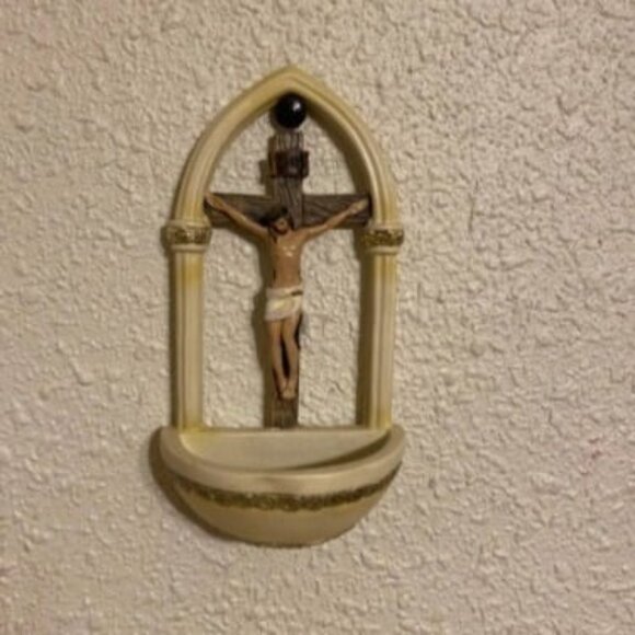 Roman Crucifix Jesus Florentine Style Holy Water Font - Picture 1 of 2